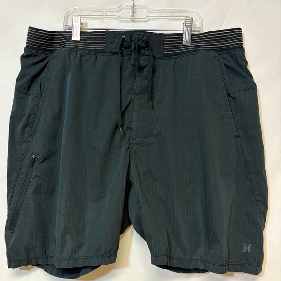 Hurley Black Men's Shorts - Picture 1 of 10